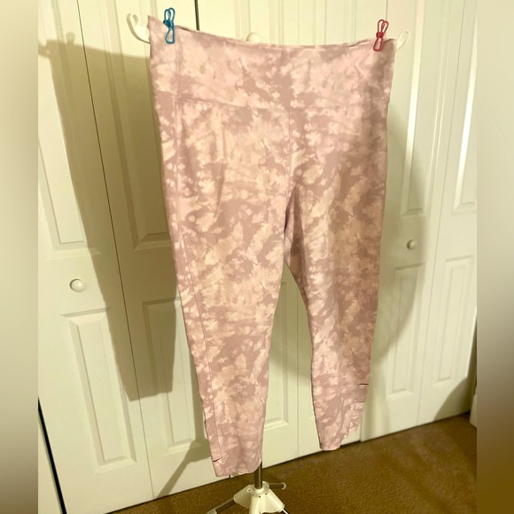 OLD NAVY 3x Pink Marble Leggings w/ Ankle Cut-Outs - Picture 1 of 4